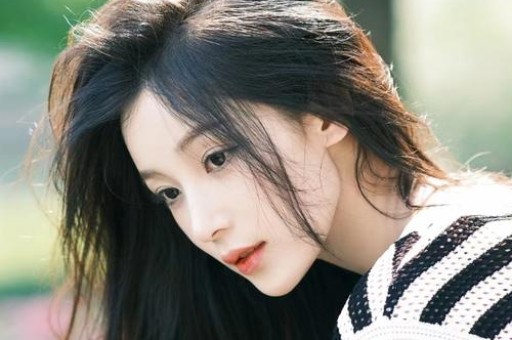 玩山姆托举梗妈妈被禁言30天前脚道歉后脚带货