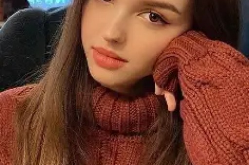 大瓜！曝某95后顶流女星自称是合作男演员的女友对方受不了死缠烂打拉黑了她