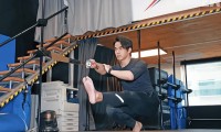 香港知名男星否认经济困难同时做四份工作50万外债已基本还清